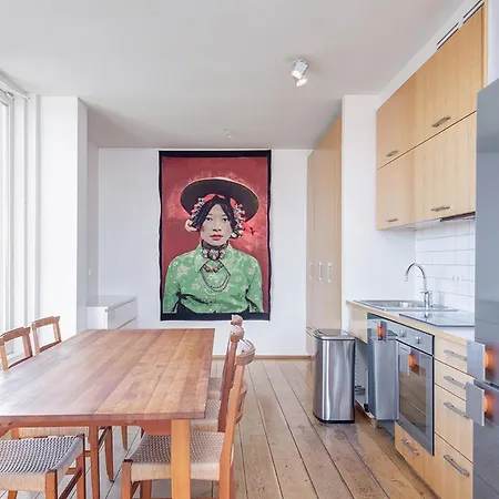 Penthouse With Panasonic Mountain View Apartment *
